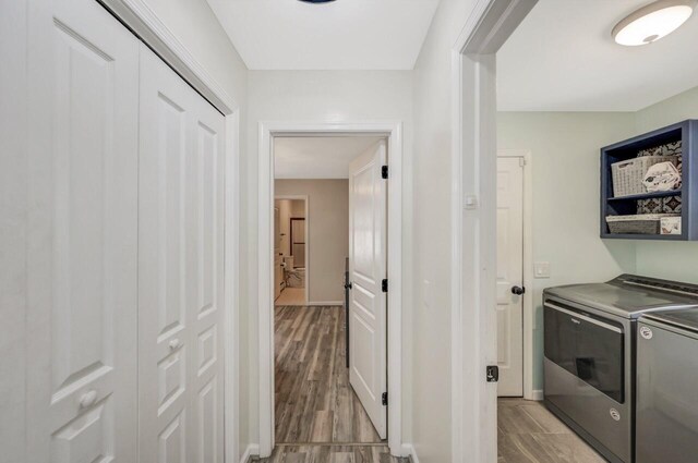 5117 Hounds Ear Rd, Tobyhanna, PA 18466 - laundry room featuring washer and dryer and baseboards