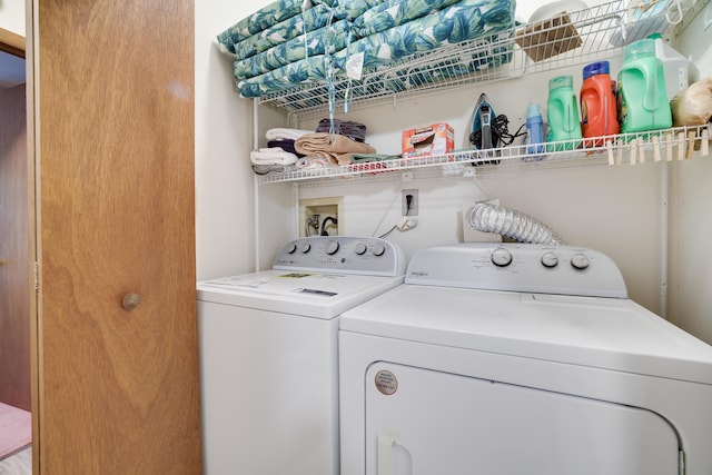 203 Wyomissing Dr, Pocono Lake, PA 18347 - laundry room with washer and dryer