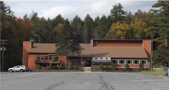 2124 Meadowlark Cir, Bushkill, PA 18324 - view of building exterior featuring uncovered parking