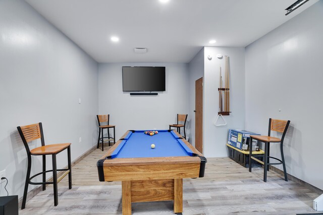 7042 Vista Dr, Tobyhanna, PA 18466 - recreation room with light wood finished floors, billiards, and recessed lighting