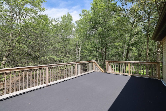 7042 Vista Dr, Tobyhanna, PA 18466 - view of deck