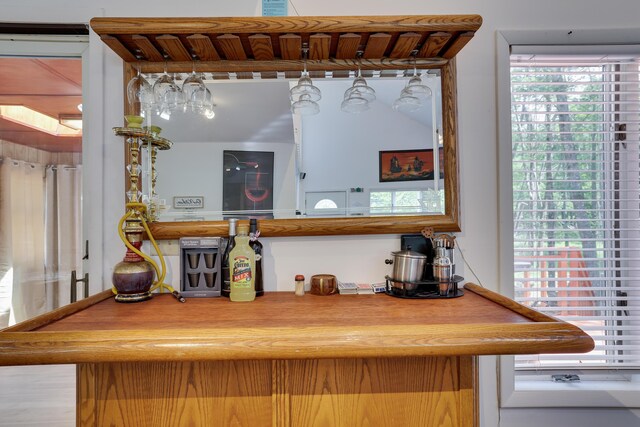 7042 Vista Dr, Tobyhanna, PA 18466 - bar area with plenty of natural light