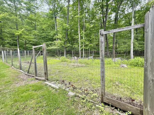 233 Vista Rd, Cresco, PA 18326 - view of yard