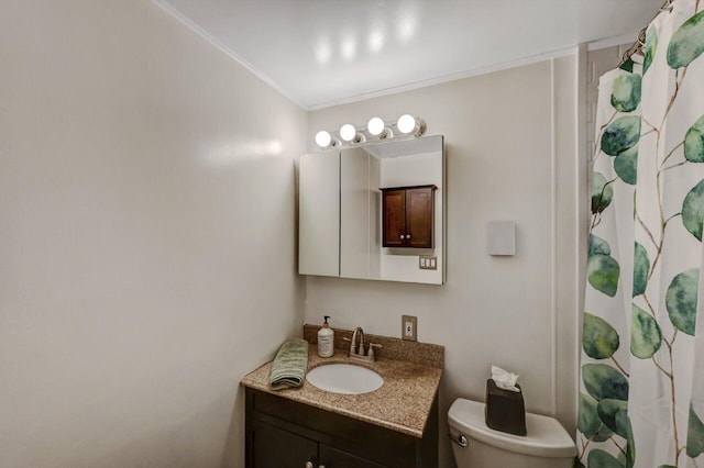 1542 Crestview Ln, Pocono Pines, PA 18350 - bathroom with toilet, vanity, ornamental molding, and curtained shower