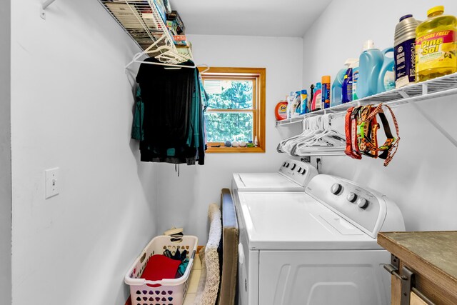 5194 S Hamilton S, Saylorsburg, PA 18353 - laundry room featuring washing machine and dryer