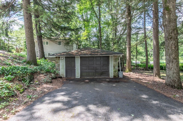 5194 S Hamilton S, Saylorsburg, PA 18353 - detached garage with driveway