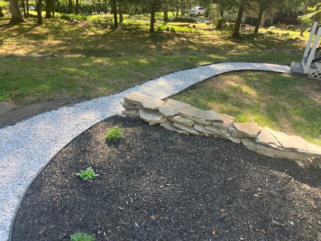 3354 Trafalgar Ave, East Stroudsburg, PA 18302 - view of grassy yard