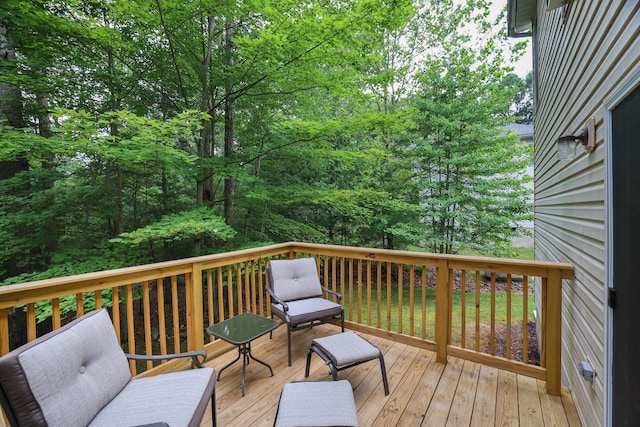 5286 Hilltop Cir E, Stroudsburg, PA 18301 - view of wooden deck