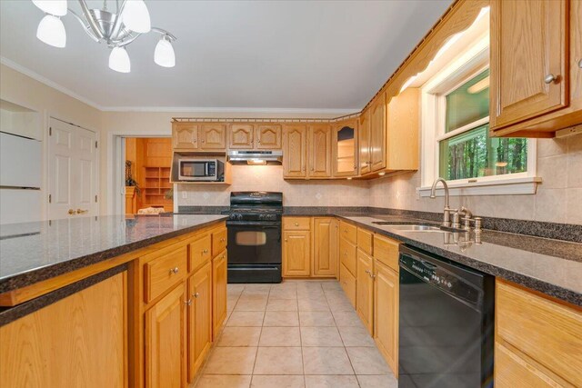 4018 Manor Dr, Stroudsburg, PA 18360
