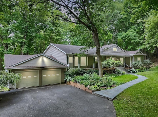 4018 Manor Dr, Stroudsburg, PA 18360