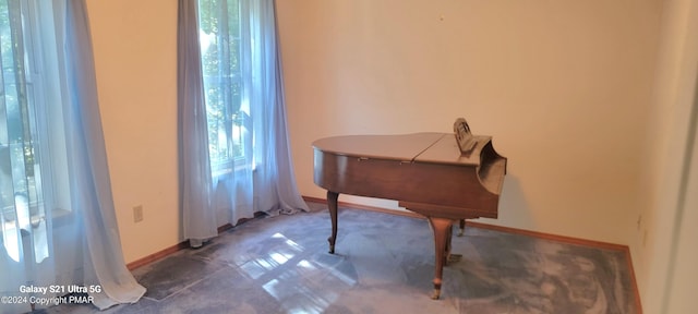 361 Great Bear Way Rd, East Stroudsburg, PA 18302 - sitting room with baseboards