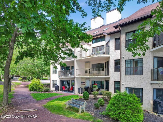 Listing photo 2 for 7 Midlake Dr Unit 201A, Lake Harmony PA 18624