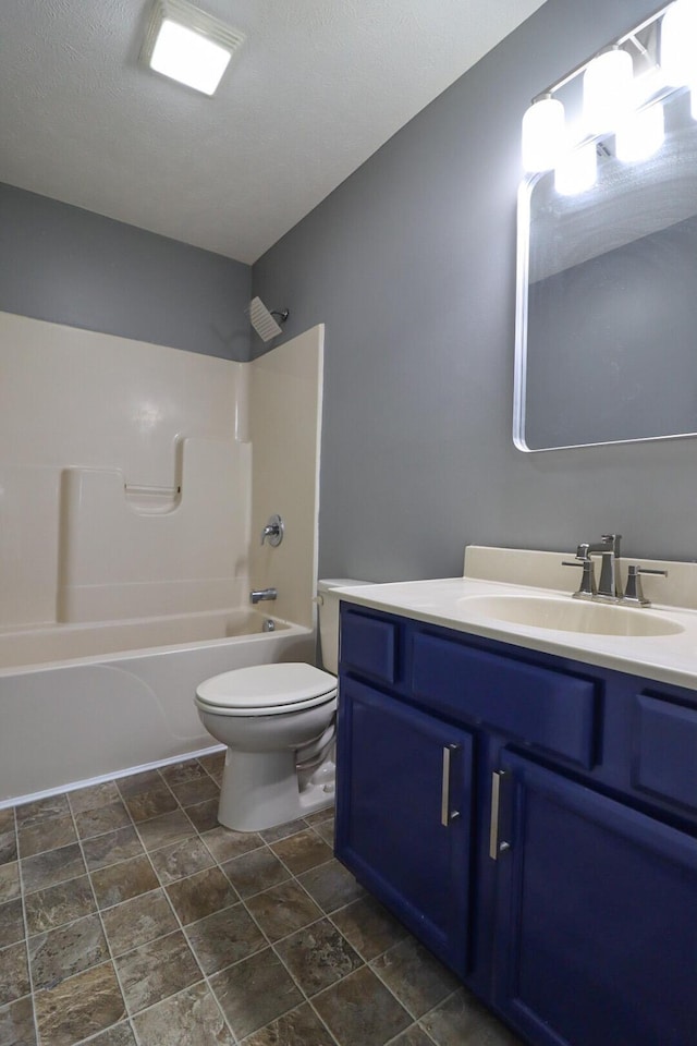 302 Leaf St, Tobyhanna, PA 18466 - full bath featuring vanity and shower / bath combination
