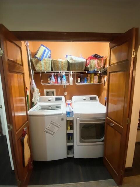 5132 Pocono Park Ln, Swiftwater, PA 18370 - laundry room with washing machine and dryer