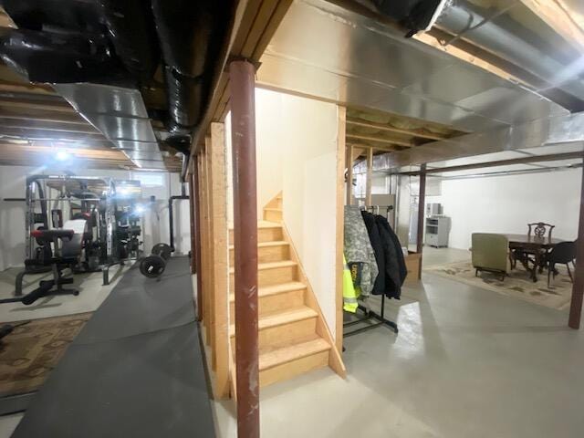 5132 Pocono Park Ln, Swiftwater, PA 18370 - unfinished below grade area with stairway