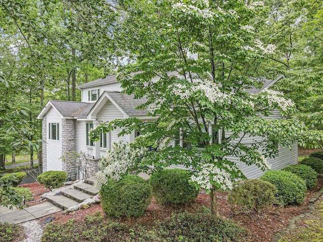 106 Legends Ct, East Stroudsburg, PA 18302 - view of front of home featuring roof with shingles