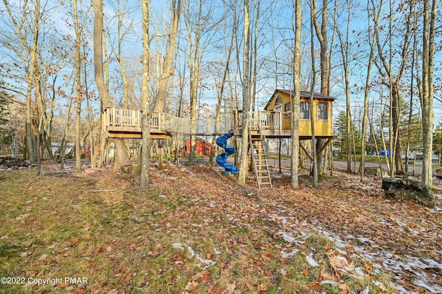 view of yard featuring a playground