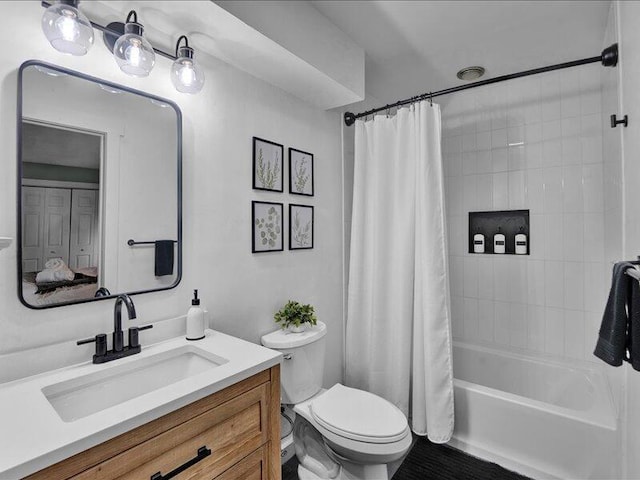 216 Snow Ridge Cir, Lake Harmony, PA 18624 - full bath featuring vanity, shower / tub combo with curtain, and toilet