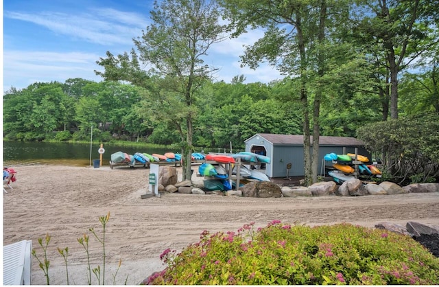 216 Snow Ridge Cir, Lake Harmony, PA 18624 - surrounding community featuring an outbuilding and a water view