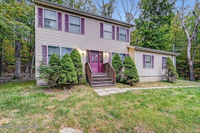 Listing photo 3 for 184 Regent St, Bushkill PA 18324