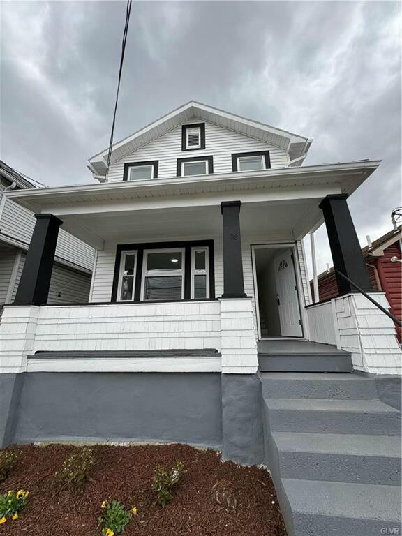view of front facade featuring covered porch