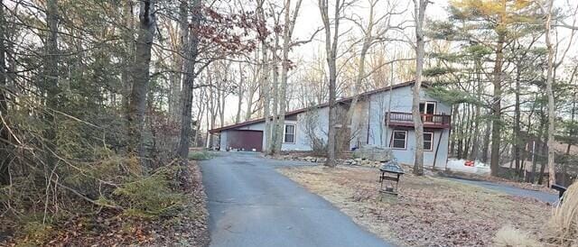 3422 Buck Run, Tannersville, PA 18372 - view of front of property with driveway
