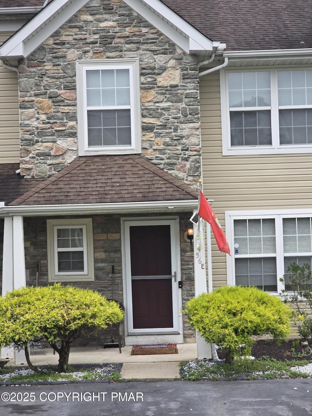56 Lower Ridge View Cir Unit E, East Stroudsburg, PA 18302 - photo 2
