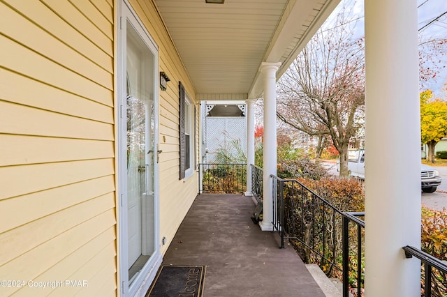 balcony with a porch