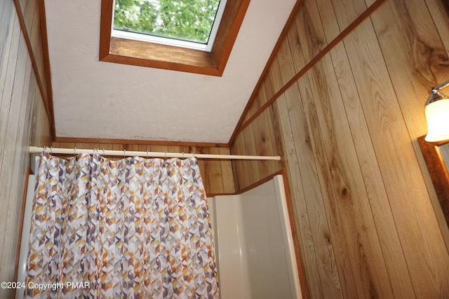 interior details featuring a skylight