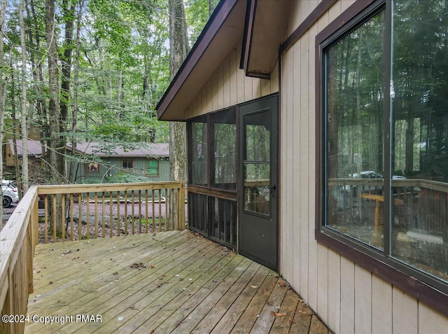 Listing photo 3 for 164 Fawn Rd, Pocono Lake PA 18347