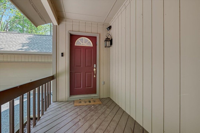 171 Flintlock Trl, Pocono Pines, PA 18350 - doorway to property featuring a shingled roof