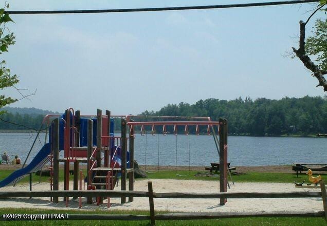 9-13-2 Delaware Trl, Pocono Lake, PA 18347