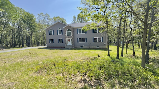 2292 Bismark Rd, Blakeslee, PA 18610 - colonial-style house with a front yard and entry steps