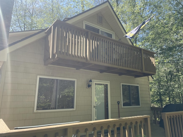 1515 Beech Spring Dr, Pocono Pines, PA 18350 - rear view of house with a balcony