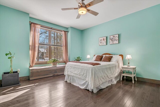 115 Ridgewood Ln, Hawley, PA 18428 - bedroom with hardwood / wood-style floors, baseboards, and a ceiling fan