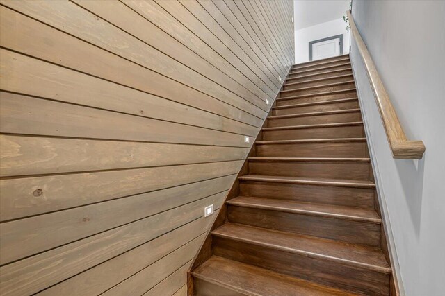 115 Ridgewood Ln, Hawley, PA 18428 - staircase with wood walls