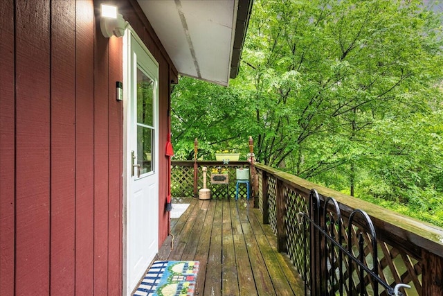 105 Beaver Ln, East Stroudsburg, PA 18301 - view of deck