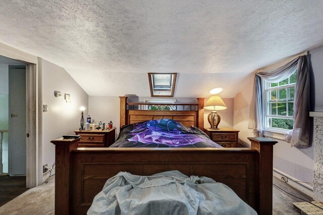 325 Mt Nebo Rd, East Stroudsburg, PA 18301 - bedroom featuring lofted ceiling and a textured ceiling