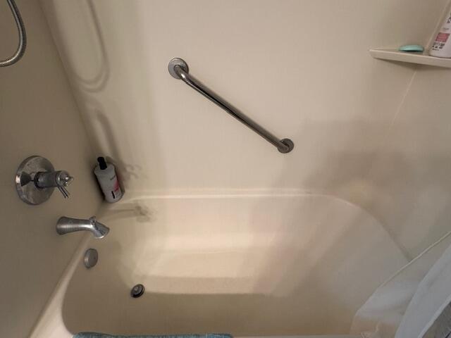 122 Sawmill Rd, Pocono Lake, PA 18347 - bathroom view of shower / bathtub combination