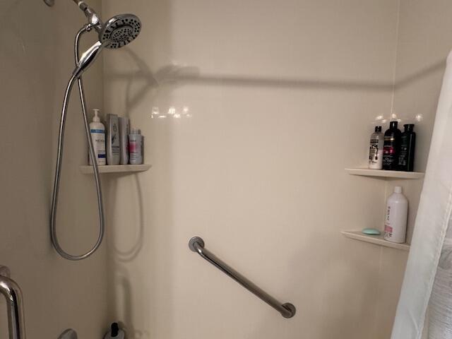 122 Sawmill Rd, Pocono Lake, PA 18347 - bathroom view of shower / bath combo