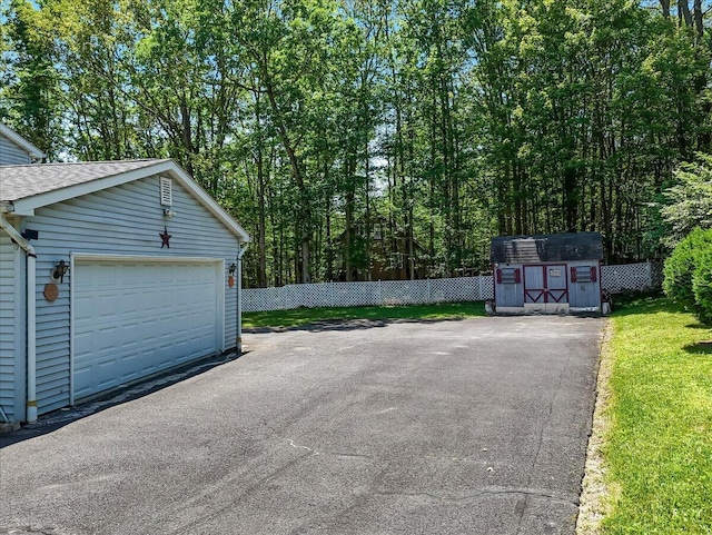 9 Cobblewood Dr, Mount Pocono, PA 18344