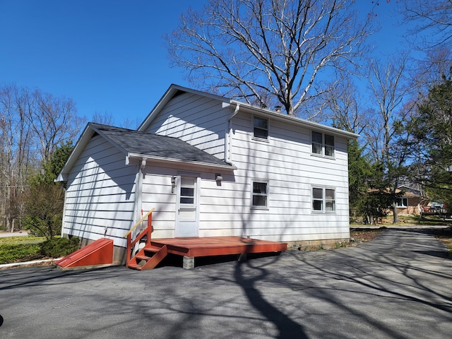 7425 W Dogwood Ln, Cresco, PA 18326 - view of side of home