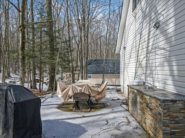 view of yard with a patio area