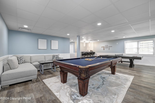 rec room featuring recessed lighting, visible vents, wood finished floors, a drop ceiling, and billiards