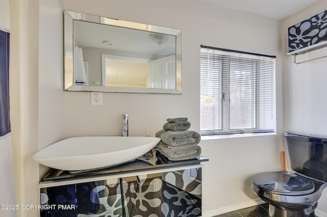123 Shannon Ct, Bushkill, PA 18324 - bathroom with a sink and toilet