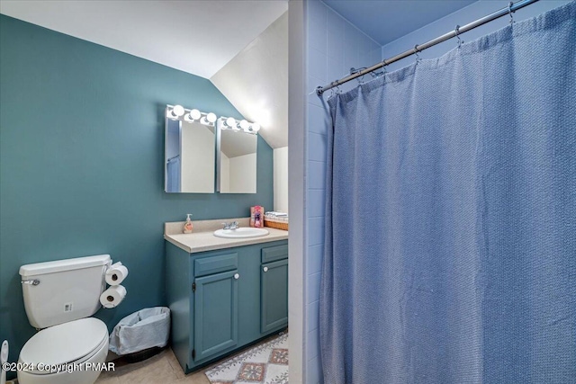 bathroom with toilet, a shower with shower curtain, and vanity