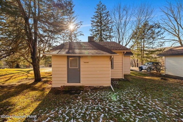 view of outbuilding