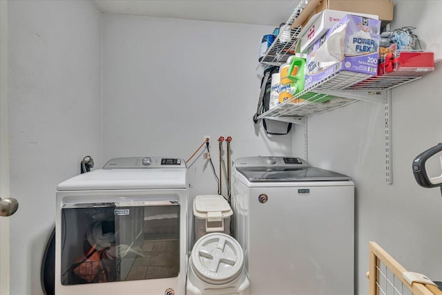 489 Sportsman Club Rd, Nazareth, PA 18064 - laundry room featuring independent washer and dryer
