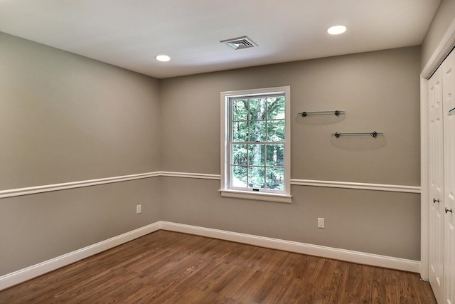 102 Crest Cir E, Stroudsburg, PA 18301 - spare room featuring wood finished floors and recessed lighting