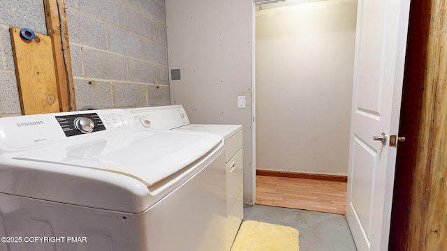 619 Rimrock Rd, Bartonsville, PA 18321 - laundry room with separate washer and dryer and baseboards